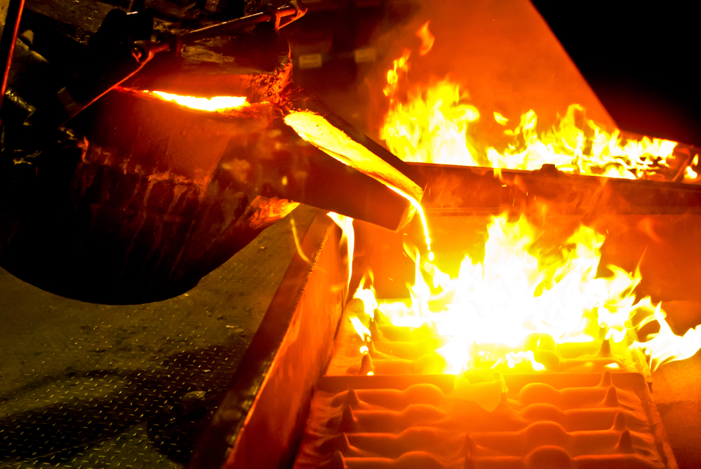 metal-casting-process-with-high-temperature-fire-in-metal-part-factory